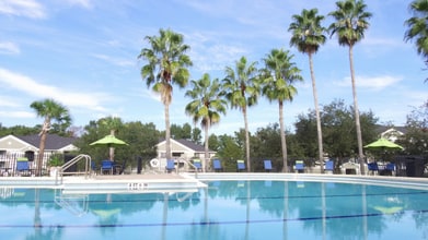 Building Photo - Sunset Lakes