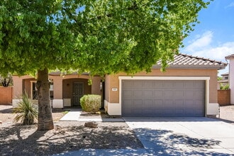 Building Photo - 11011 E Florian Ave