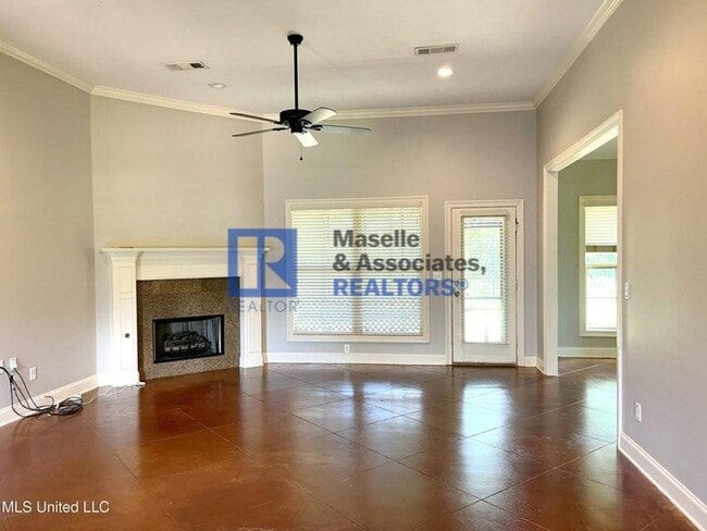 Building Photo - 3 bedroom/2 bath house in 042 Brandon!