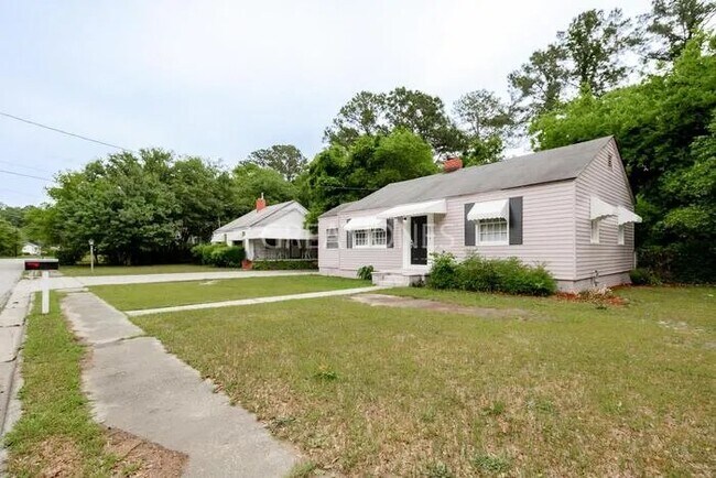 Foto del edificio - 1324 Macon Ave