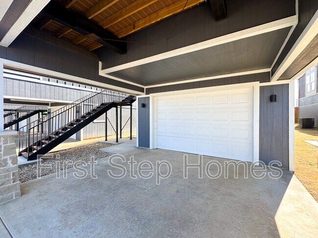 Building Photo - 175 Lamborghini Ln
