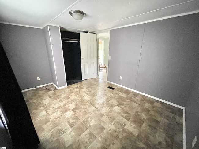 Building Photo - 106 Bonefield Dr