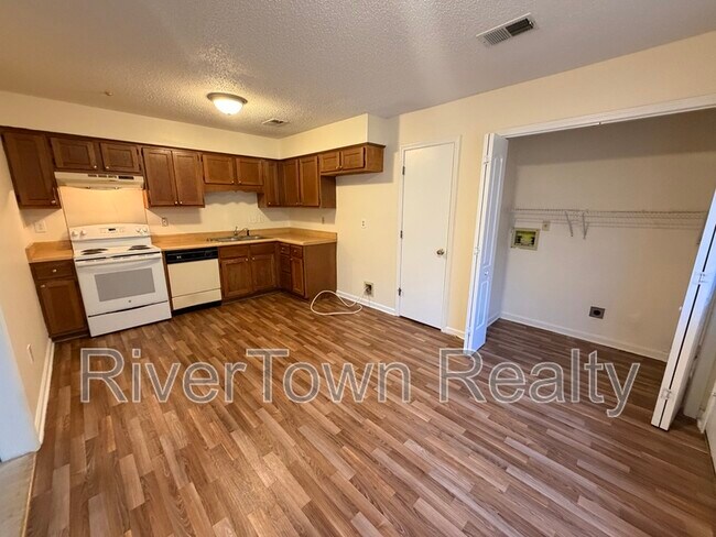 Building Photo - 3834 Windermere Rd