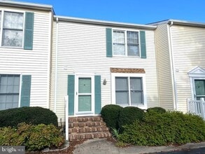 Building Photo - 38172 Robinsons Dr