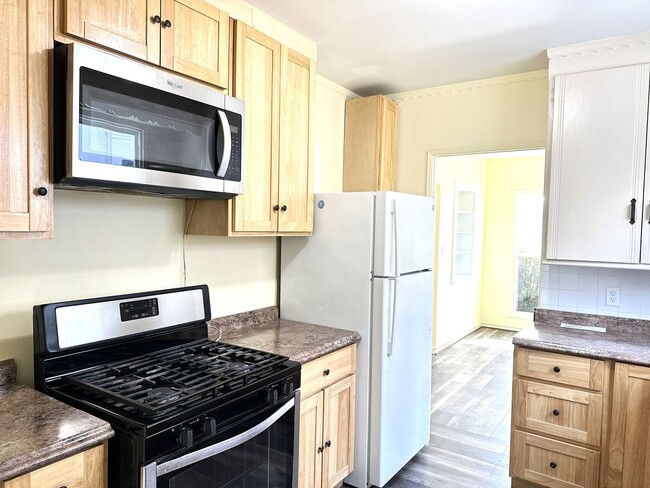 Photo - 2 BED/1 BATH/Home For RENT! Cozy, and Char...