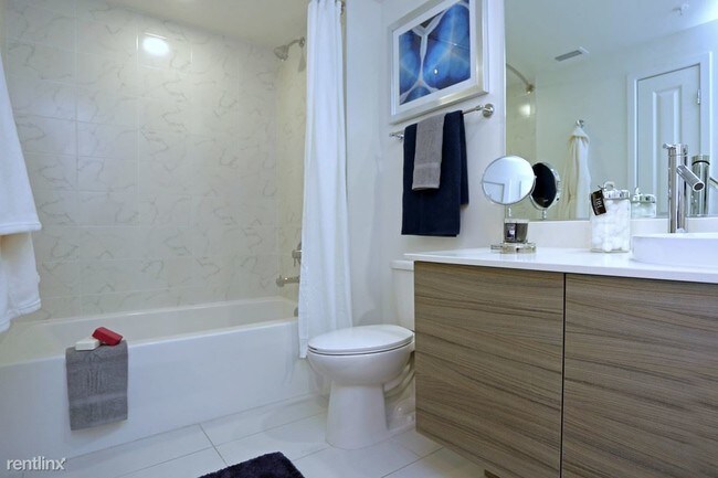 Foto del edificio - 13940 Pines Blvd