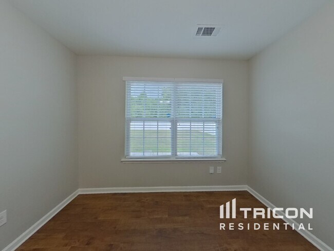 Foto del edificio - 2423 Dewey Creek Ln