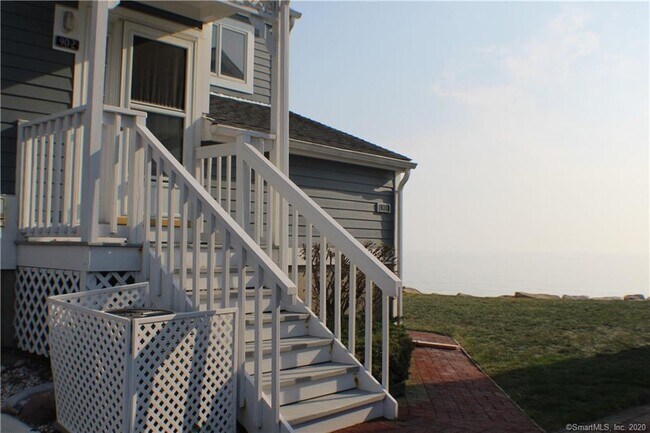 Building Photo - 90 Cosey Beach Ave