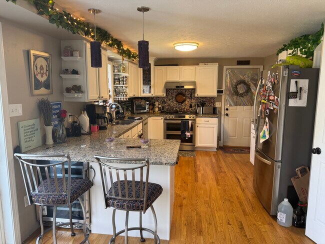 Countertop - 207 Pasture Dr