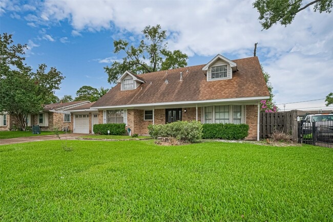 Building Photo - 13351 Oak Leaf Ln