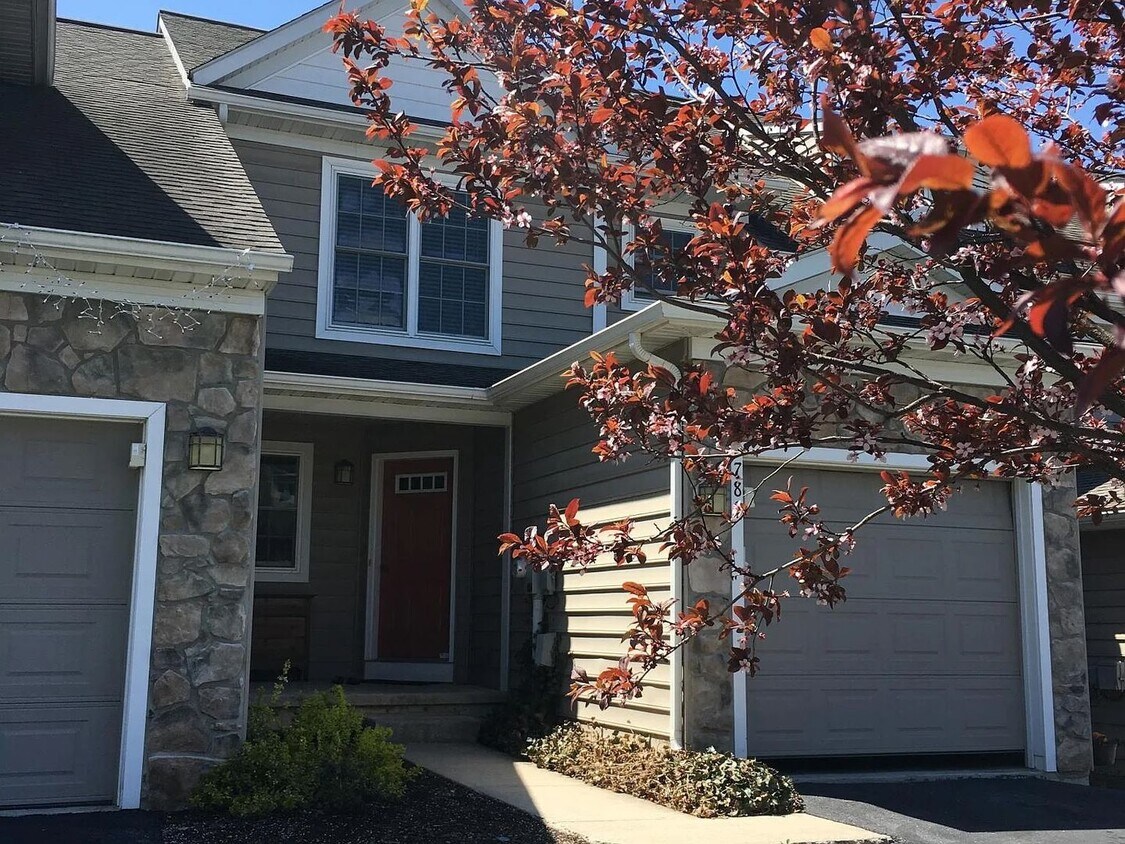 Foto principal - 2 Bed 2.5 Bath Townhouse in Lititz