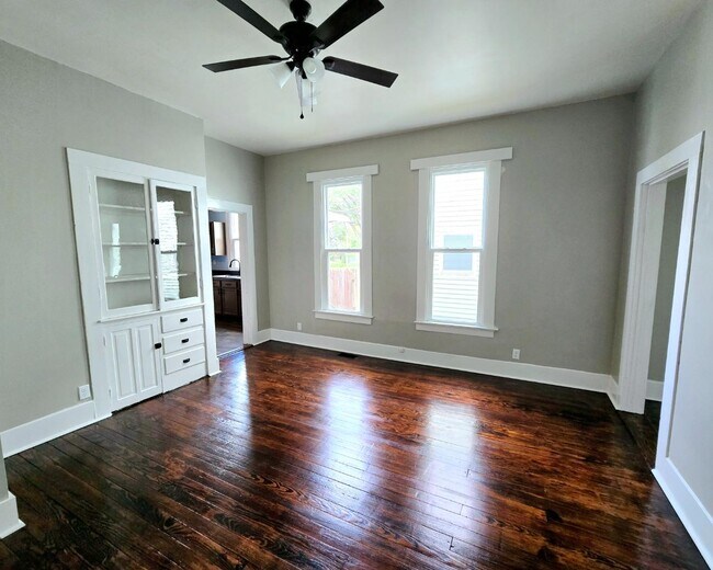 Foto del edificio - 118 E Maryland St