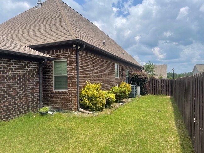Foto del edificio - 316 Meadow Way