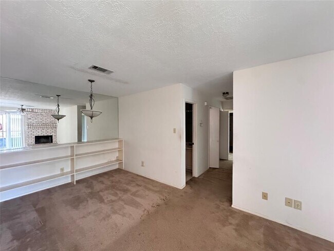 Foto del edificio - 10555 Turtlewood Ct