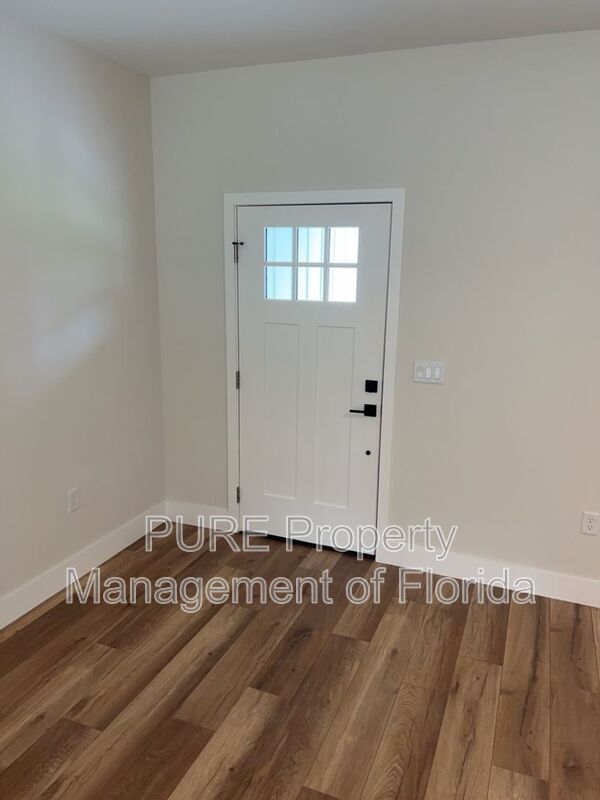 Foto del edificio - 2635 NE 37th Place Rd