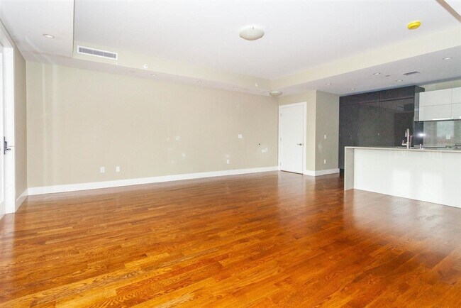 Foto del edificio - 906 E 2nd St