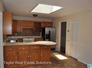 Building Photo - 404 Fairway Dr SW