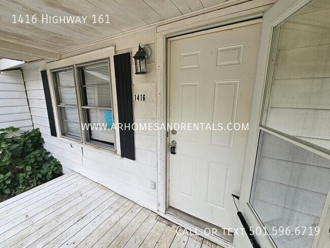 Building Photo - 1416 Highway 161 | $995 | 3 beds, 2 full b...