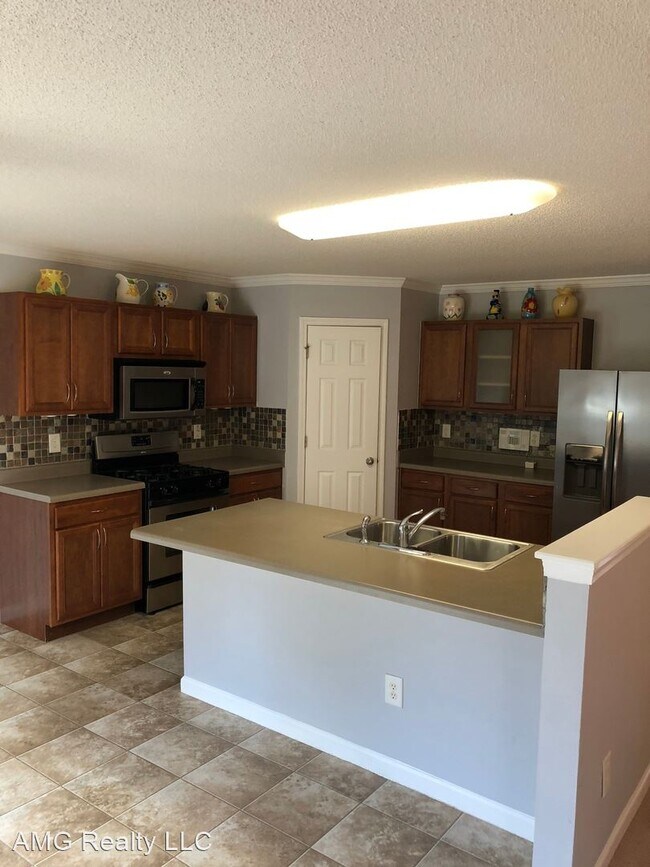 Building Photo - 4 br, 3 bath House - 2526 FERDINAND DRIVE