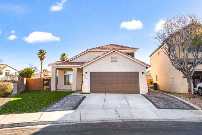 Building Photo - Stylish Pool Home with Open Living Spaces and Inviting Outdoor Retreat!