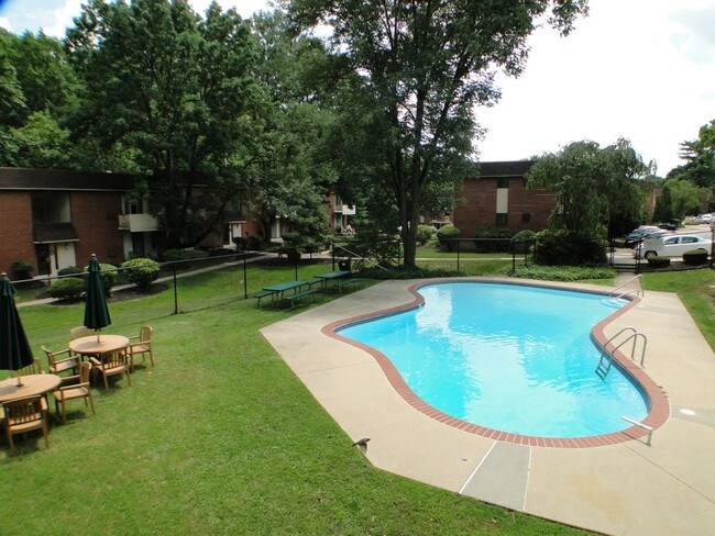 2 piscinas - CV @ Glenolden Station
