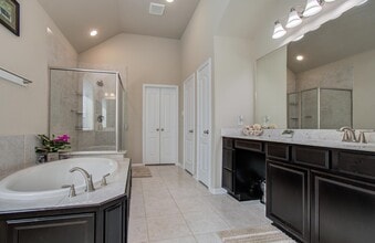 Building Photo - 7610 River Pass Dr