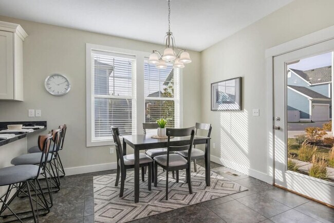 Building Photo - 5032 Bear Trap Dr