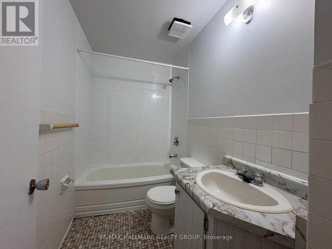 Building Photo - 307 Dalhousie St