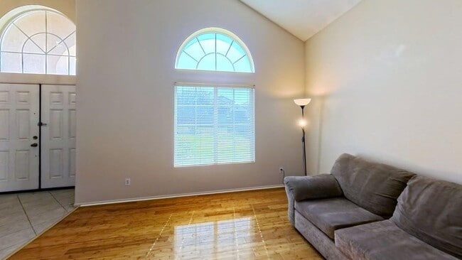 Building Photo - 2226 Willowbrook Ln