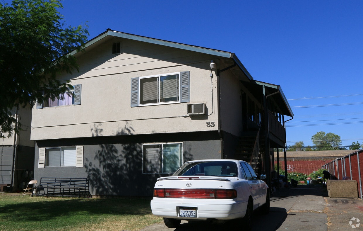 Building Photo - 33 Arcade Blvd