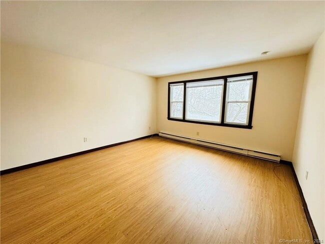 Foto del edificio - 3 Hanson Ave