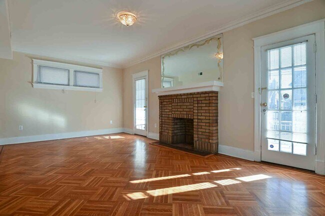 Building Photo - 1301 Gallatin St NW