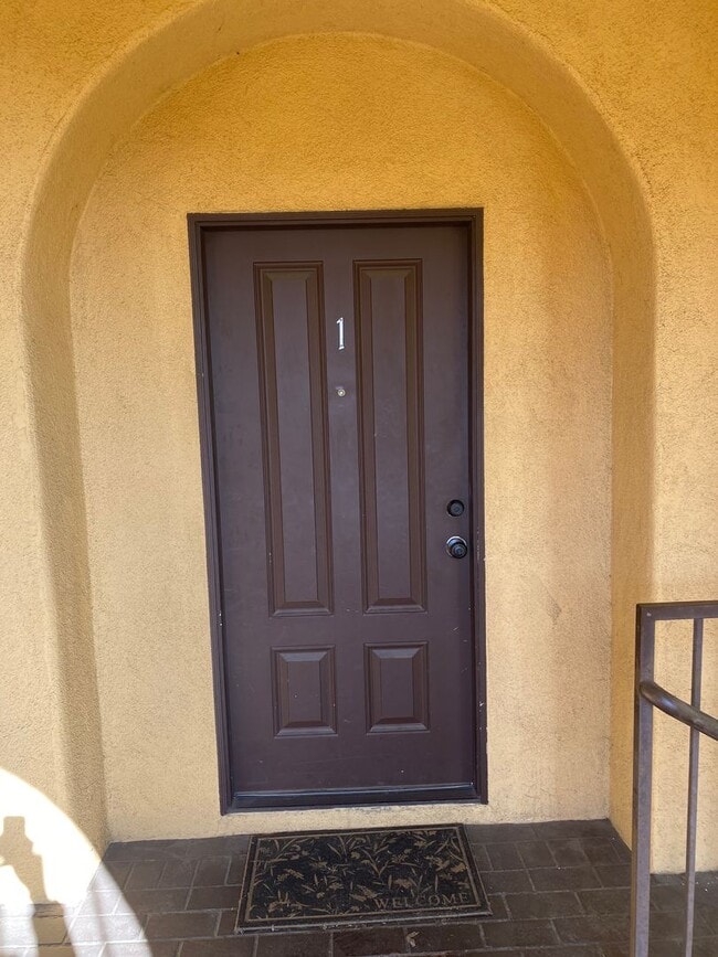 Building Photo - 2071 Vista Del Mar St.