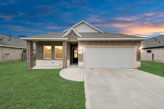 Building Photo - 314 Carlos Leal Dr
