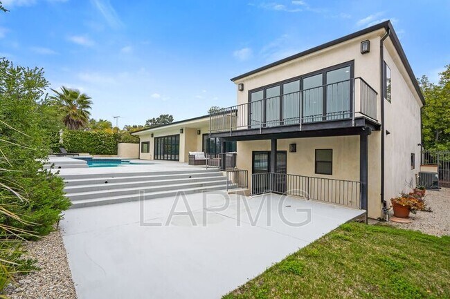 Building Photo - 3812 Westfall Dr