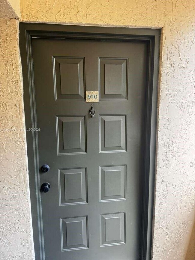 Foto del edificio - 9999 Summerbreeze Dr