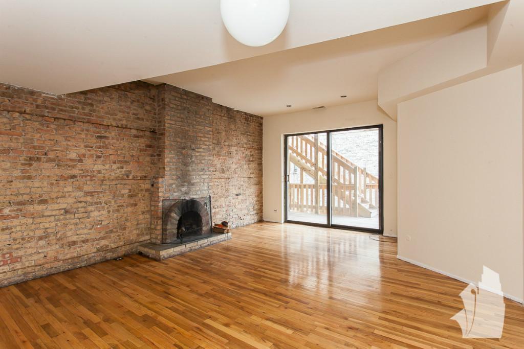 Foto principal - 2 bedroom in Chicago IL 60657