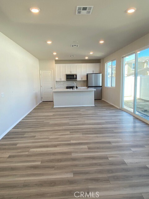 Foto del edificio - 40525 Birchfield Dr