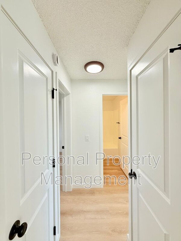 Foto del edificio - 7422 NE Hazel Dell Ave