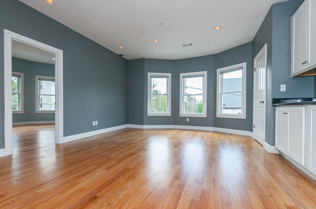 Building Photo - 29 Brookside Ave