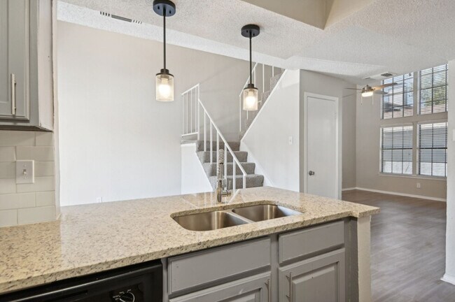 Building Photo - Blakely Apartments