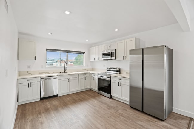 Foto del edificio - 701 N Hill Pl