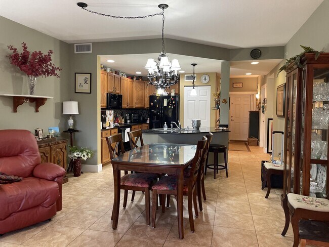 Building Photo - 13570 Mystic Dr