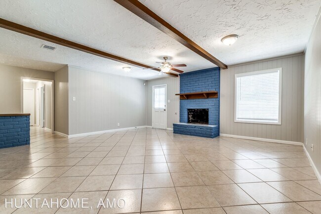 Foto del edificio - 3 br, 2 bath House - 23822 Spring Gum Drive
