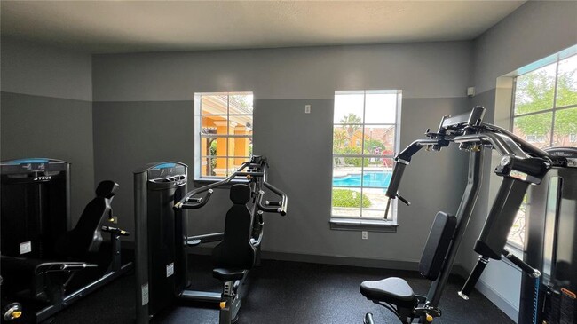 Building Photo - 8818 Villa View Cir