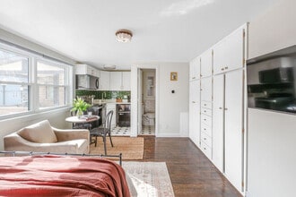 Building Photo - 113 S Henry St