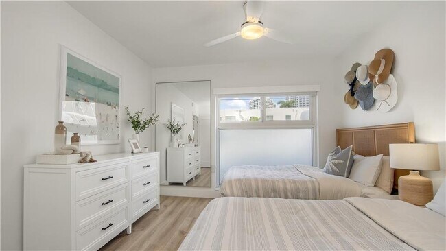 Building Photo - 425 Bayshore Dr
