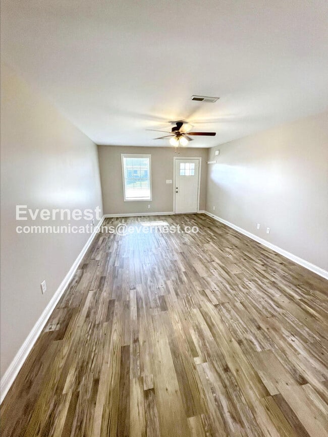 Foto del edificio - 1101 Cardinal Crk Dr