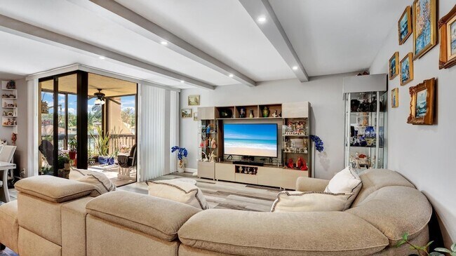 Foto del edificio - 955 Dotterel Rd