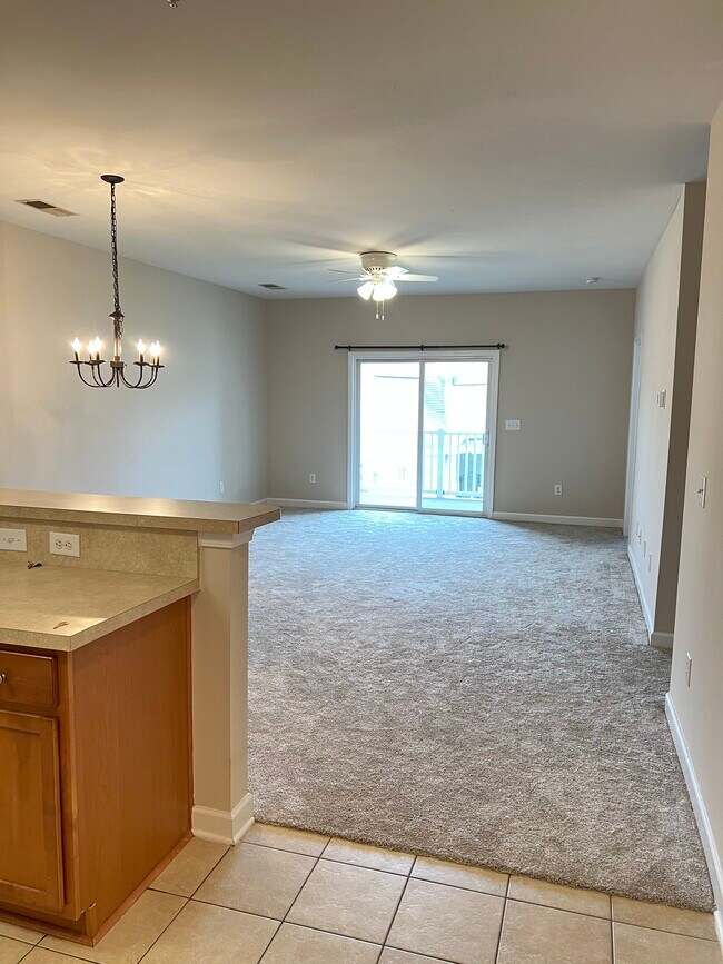 Building Photo - 216 Castle Dr